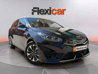 Usado Kia Ceed 141 CV (103 kW) 2025 Negro Utilitario
