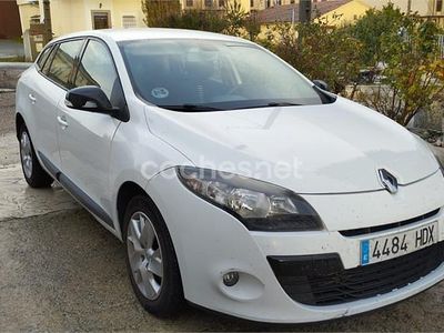 Usado Renault Mégane GrandTour Dynamique 110 CV (80 kW) 2011 Blanco Familiar