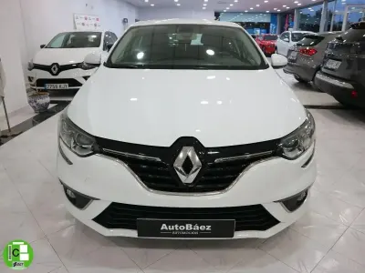 Usado Renault Mégane IV LIMITED 115 CV (84 kW) 2019 Blanco Berlina