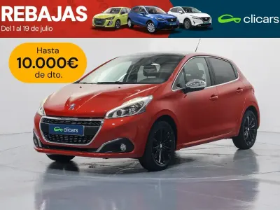 Usado Peugeot 208 Allure 110 CV (80 kW) 2016 Naranja Utilitario