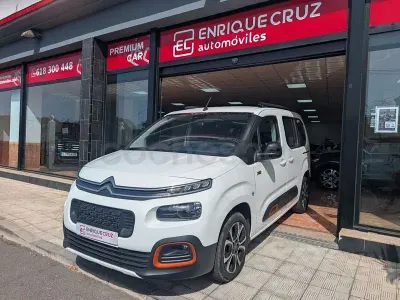 Usado Citroën Berlingo Shine 102 CV (75 kW) 2022 Blanco Monovolumen