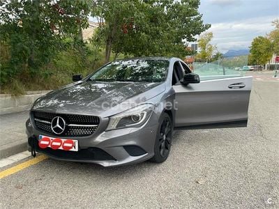 Usado Mercedes CLA200 136 CV (100 kW) 2015 Gris / plata Berlina