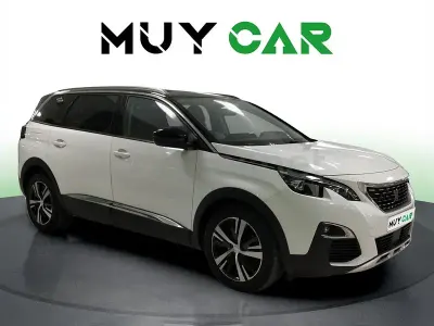 Usado Peugeot 5008 Allure 130 CV (95 kW) 2020 Blanco SUV
