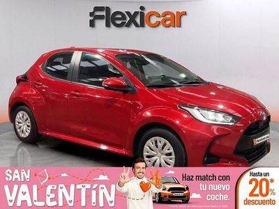 Usado Toyota Yaris Hybrid Active 116 CV (85 kW) 2023 Rojo Berlina