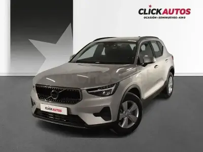Usado Volvo XC40 163 CV (119 kW) 2025 Gris / plata SUV