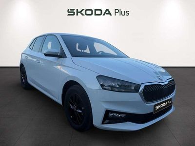 Usado Skoda Fabia Selection 95 CV (69 kW) 2025 Blanco Utilitario