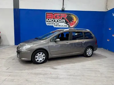 Usado Peugeot 307 110 CV (80 kW) 2006 Gris / plata Familiar