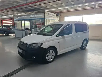 Usado VW Caddy 122 CV (89 kW) 2021 Blanco Monovolumen