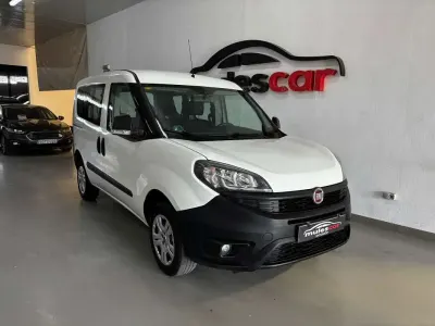 Usado Fiat Doblò Pop 95 CV (69 kW) 2019 Blanco Monovolumen
