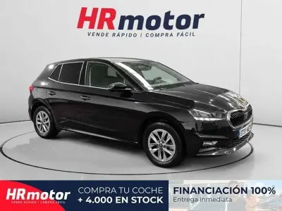 Usado Skoda Fabia Selection 95 CV (69 kW) 2025 Negro Utilitario