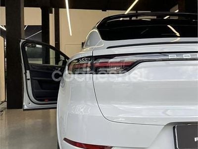Gris / plata Usado 2019 Porsche Cayenne Coupe Coupe | 66.900 €
