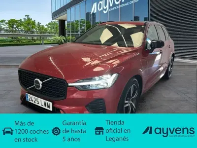 Käytetty Volvo XC60 R-Design 350 HP (257 kW) 2022 Punainen Katumaasturi