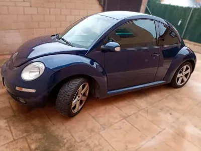Usado VW Beetle 105 CV (77 kW) 2010 Azul Utilitario