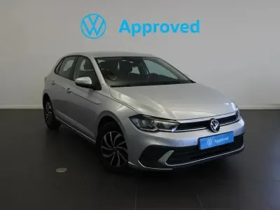 Usado VW Polo Life 95 HP (69 kW) 2024 Cinzento Sedan