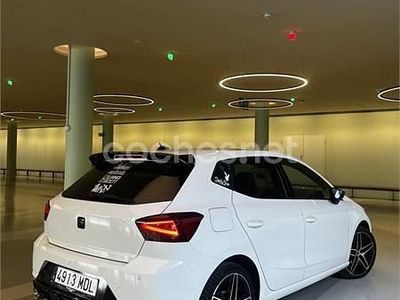 Usado Seat Ibiza FR 110 CV (80 kW) 2023 Blanco Utilitario