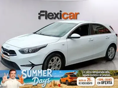 Usado Kia Ceed 136 CV (100 kW) 2023 Blanco Utilitario