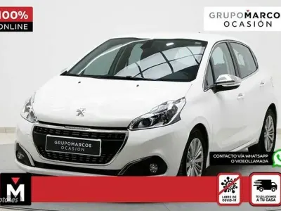 Usado Peugeot 208 Allure 100 CV (73 kW) 2018 Blanco Utilitario