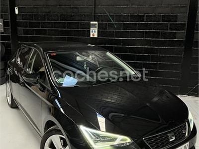 Usado Seat Leon Style 150 CV (110 kW) 2015 Negro Berlina