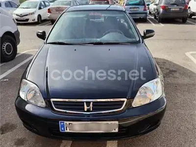 Usado Honda Civic 160 CV (117 kW) 1999 Negro Berlina