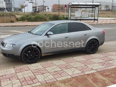 Usado Audi A4 130 CV (95 kW) 2004 Gris / plata Berlina