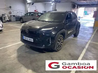 Usado Toyota Yaris Cross Active 132 CV (97 kW) 2025 Negro SUV