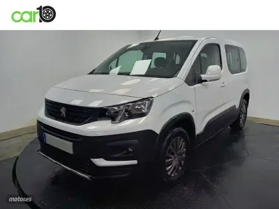 Usado Peugeot Rifter Active 100 CV (73 kW) 2023 Blanco Monovolumen