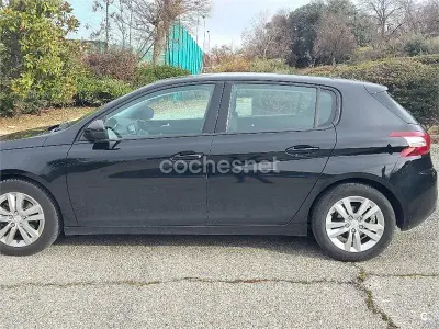 Usado Peugeot 308 Active 130 CV (95 kW) 2015 Negro Berlina