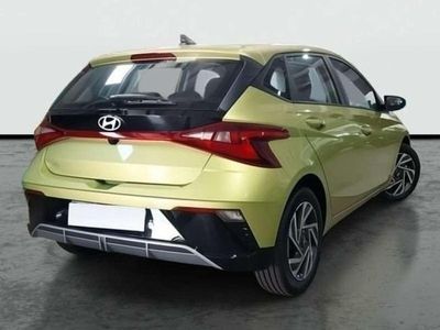 Usado Hyundai i20 101 CV (74 kW) 2024 Verde Utilitario