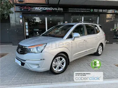 Usado SsangYong Rodius Limited 178 CV (130 kW) 2016 Gris / plata Monovolumen