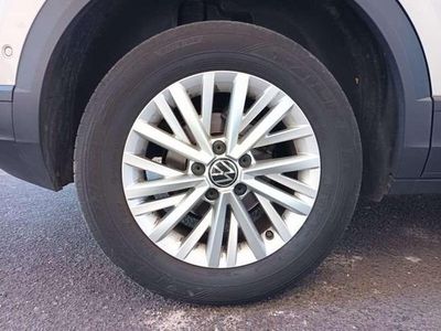 Usado VW T-Roc 111 CV (81 kW) 2023 Gris SUV