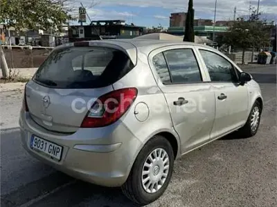 Usado Opel Corsa Enjoy 80 CV (58 kW) 2009 Beige Utilitario