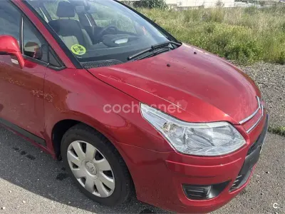 Usado Citroën C4 92 CV (67 kW) 2009 Rojo Berlina