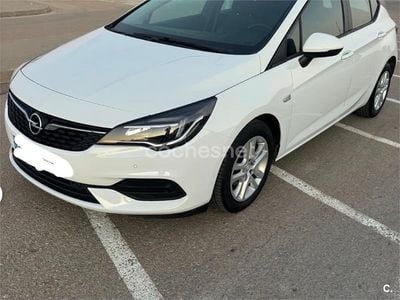 Usado Opel Astra 105 CV (77 kW) 2020 Blanco Berlina