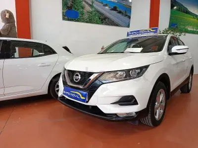 Usado Nissan Qashqai Acenta 130 CV (95 kW) 2018 Blanco SUV