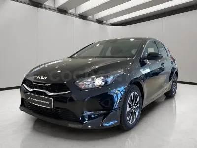 Nuevo Kia Ceed 100 CV (73 kW) 2026 Negro Utilitario