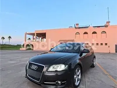 Usado Audi A3 Attraction 140 CV (102 kW) 2009 Granate Utilitario