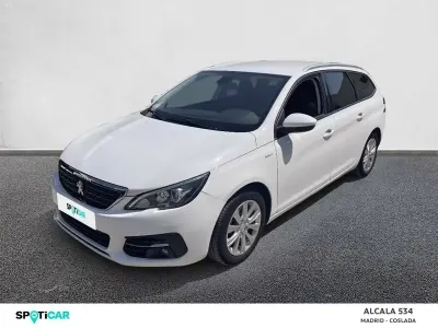 Begagnad Peugeot 308 SW Style 130 HK (95 kW) 2020 Vit Kombi