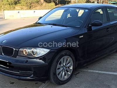 Usado BMW 118 122 CV (89 kW) 2008 Negro Utilitario