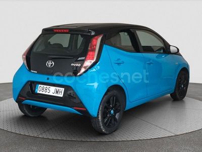 Usado Toyota Aygo X-cite 69 CV (50 kW) 2016 Azul Utilitario