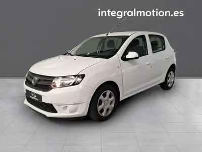 Usado Dacia Sandero Ambiance 73 CV (53 kW) 2016 Blanco
