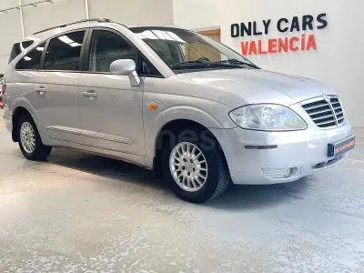 Usado SsangYong Rodius Limited 165 CV (121 kW) 2009 Gris / plata Monovolumen