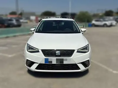 Usado Seat Ibiza Style 116 CV (85 kW) 2022 Blanco Utilitario