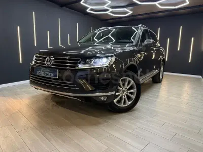 Second-hand VW Touareg Terrain Tech 262 CP (192 kW) 2015 Gri SUV