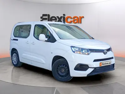 Usado Toyota Proace Verso Active 131 CV (96 kW) 2023 Blanco Familiar