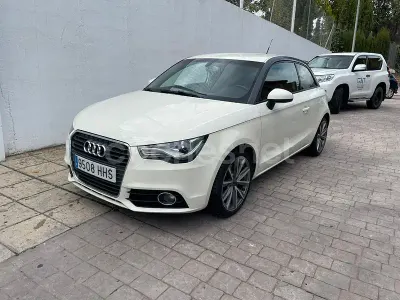 Usado Audi A1 Attraction 122 CV (89 kW) 2012 Blanco Utilitario