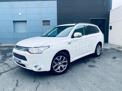 Blanco Usado 2014 Mitsubishi Outlander P-HEV SUV | 7990 € (Un poco caro)
