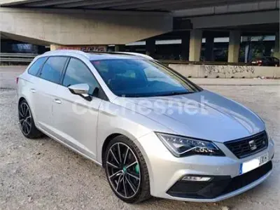 Usado Seat Leon ST FR 184 CV (135 kW) 2017 Gris / plata Familiar