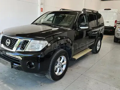 Usado Nissan Pathfinder XE 171 CV (125 kW) 2008 Negro SUV