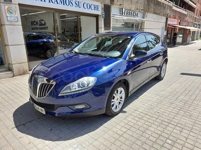 Usado Lancia Delta 120 CV (88 kW) 2011 Azul Utilitario