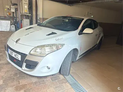 Usado Renault Mégane Dynamique 110 CV (80 kW) 2011 Blanco Berlina